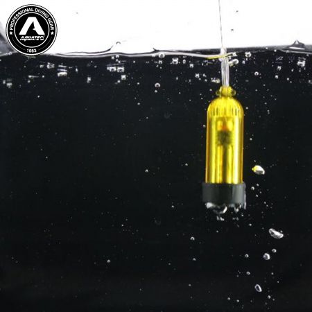 Llavero de mini tanque de buceo Scuba con luz LED
