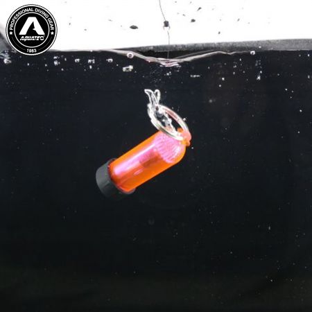 Llavero de mini tanque de buceo Scuba con luz LED