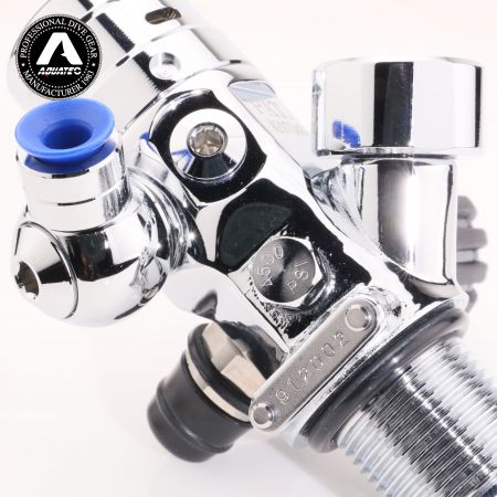 एक्वाटेक TF-100 और TF-200 एकीकृत नियामक वाल्व रंग-कोडित क्षेत्रों के साथ अंतर्निहित एनालॉग दबाव गेज