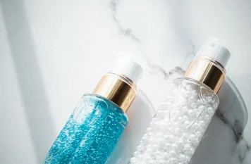 Deux types d'exfoliation : Physique vs. Chimique
