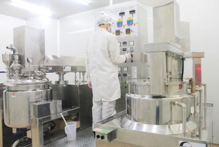 100KG Automatic Three Vacuum Emulsifying Mixer