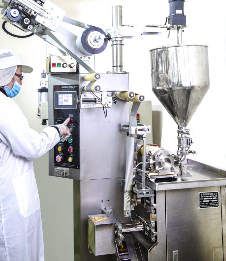 傳統三封試用包充填機