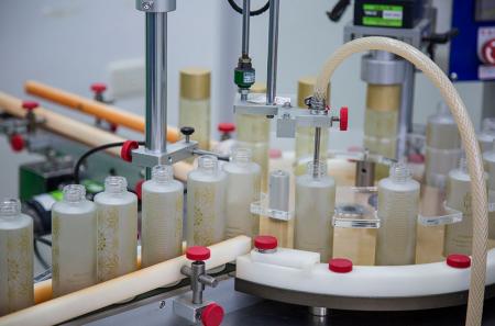 Auto Liquid Filling Capper Machine
