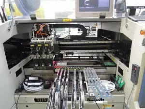 生産プロセス - . 活用はんだ付け機