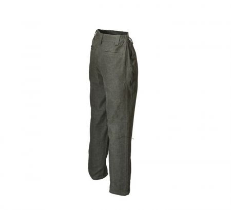 welding pants made of aramid and oxidized fiber to offer great protection from molten splash or debris