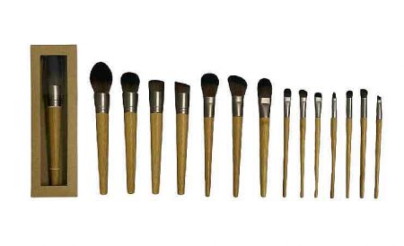 Eco-Friendly Material Makeup Brushes - Made with FSC recycled bamboo, vegan microfiber nylon, and recyclable aluminum.