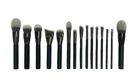 Professional Makeup Brushes - Premium bristles and refined craftsmanship ensure excellent powder pickup and results.