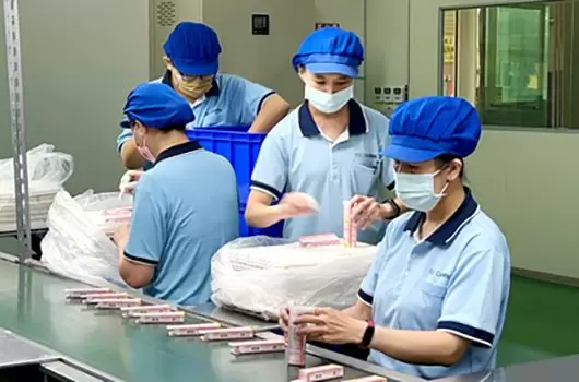 The production line for packaging finished cosmetic products