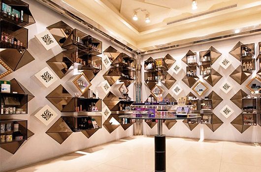 Lomei Cosmetics' 製品展示室