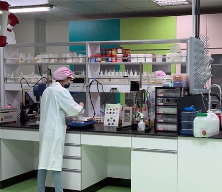 Formula R&D lab in Lomei Cosmetics