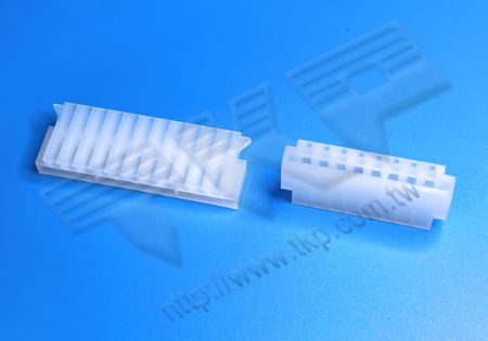 ที่อยู่อาศัย 3.96mm (.156") พิตช์พร้อมเทอร์มินัล 8800T - 172159-MOLEX