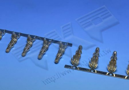 TERMINALE 8,38mm (.330") PASSO Si accoppia con l'INCASTRO H838M1P - MOLEX