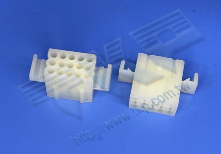 オスプラスチックハウジング 3.68mm (.145") ピッチ / 1.57mm 3x5 3列 15PIN 耳付き 空中コネクタ ワイヤー対ワイヤーコネクタ リードフリー RoHS REACH - 1625-MOLEX