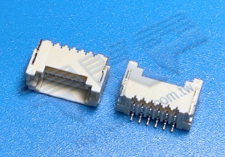 Header 1.50mm (.059") con alloggiamento H15J4
Connettori stile Crimp disconnettibili - BMXXB-ZESS-TBT-JST