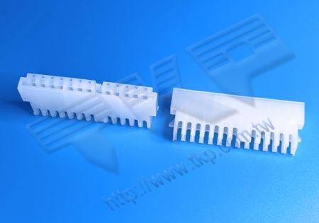 ที่อยู่อาศัย 3.96mm (.156") พิตช์พร้อมเทอร์มินัล 8800T - 172159-MOLEX
