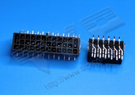 公座 3.00mm (.118") 間距 三排 立式 SMT 180° 金屬固定耳 線對板連接器 Lead-Free RoHS REACH