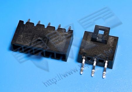 HEADER WANITA 5.70mm (.224") PITCH Tegangan Tinggi 90° DIP Berpasangan dengan H57M1R Seri Perumahan - MOLEX