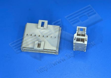 HEADER 3.50mm (.138") PITCH KONEKTOR PLASTIK GANDA MOLEX - MOLEX