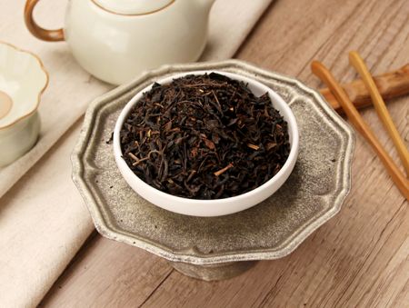 Premium rose black tea for retail stores