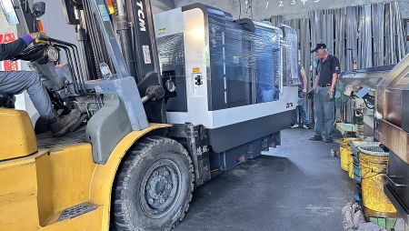 Posizionamento della macchina Turn-Mill CNC 2ST36