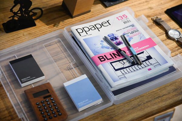 Large Active-Use Project Case with transparent snap-lock for 350 Sheets ...