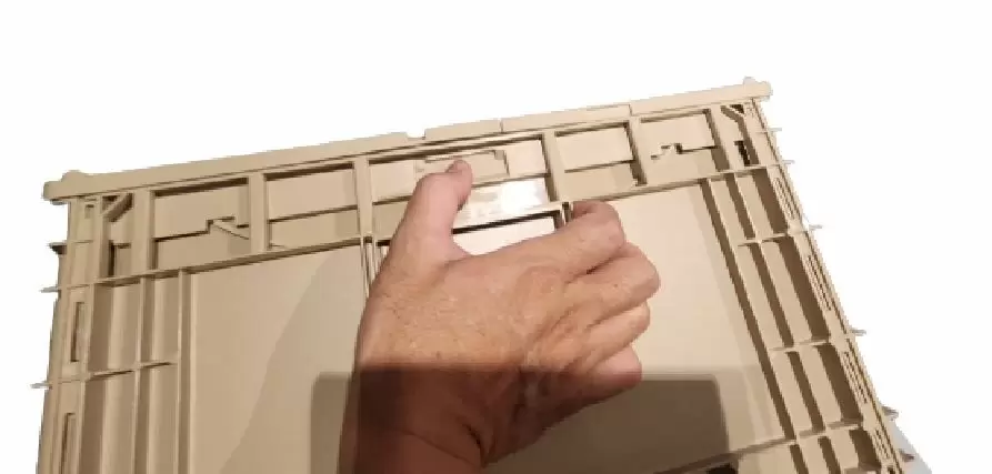 Comfort-grip handles of shipping tote