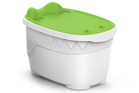 Bahan meja membuat membersihkan kekacauan menjadi mudah.