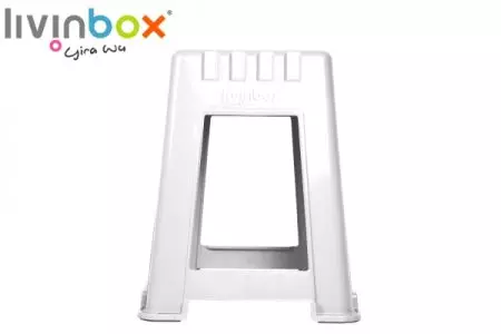 Bangku berjenjang berwarna putih