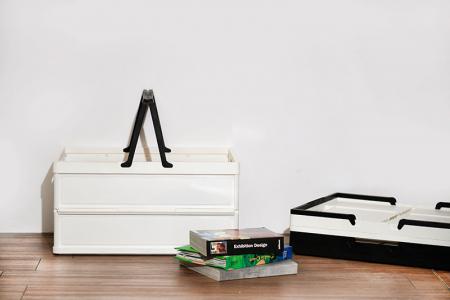 持ち運びが簡単なハンドル付き27Lの折りたたみショッピングバスケット。
