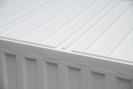 Safely stackable storage bin