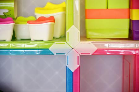 Cubo INNO Pequeno 1 para armazenamento (volume de 12,4L) em uso.