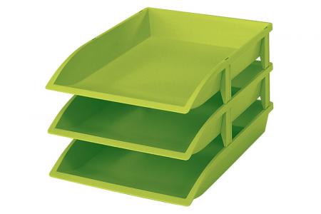 초록색으로 쌓거나 중첩할 수 있는 종이 트레이.