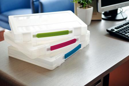Active-Use Carry File with handle for 300 sheets of A4-sized paper.