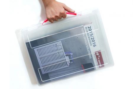Portafolio de uso activo con asa para 300 hojas de papel tamaño A4.