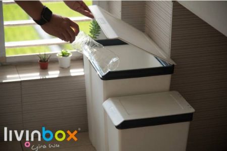 livinbox Recycling-Behälter im Badezimmer