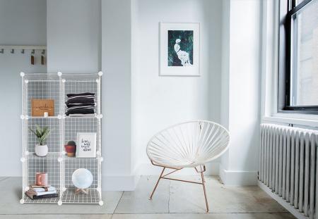 リビングルーム用ワイヤーストレージグリッド