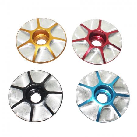 Bearbetad stjärnformad toppkeps