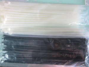 Nylonový svazovací pásek - Nylonová svorka 370m/m*7.6 černá
Nylonová svorka 370m/m*7.6 bílá