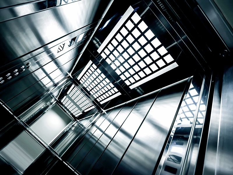 Les plaques en acier inoxydable sont fréquemment utilisées pour la décoration à la fois à l'intérieur et à l'extérieur des ascenseurs. Nous sommes en mesure de fabriquer sur mesure des plaques en acier inoxydable pour correspondre à la taille et aux détails de chaque ascenseur individuel