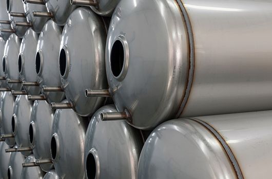 We offer custom-length stainless steel sheets and plates, allowing customers to efficiently manufacture stainless steel tanks of various sizes while saving costs