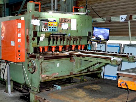Cutting area of the shearing machine