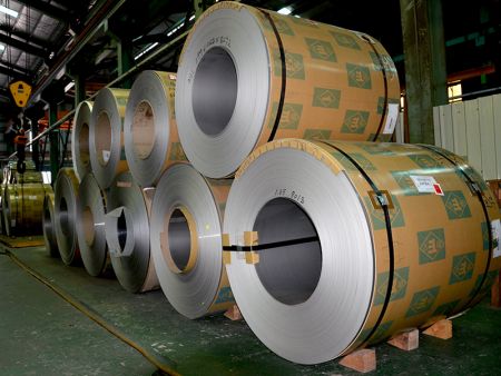 304L stainless steel coil with 2B surface, thickness ranging from 2.0mm to 3.0mm.