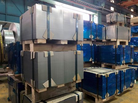 316L stainless steel custom-size precision blanks with 2B and BA surface finishes.