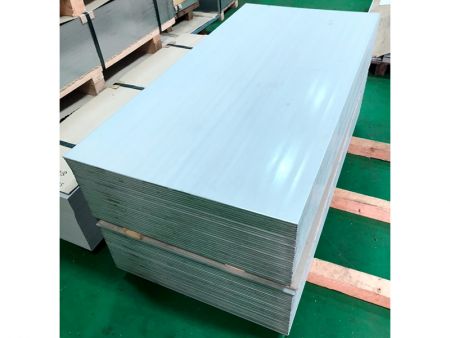 430 Stainless Steel Custom-size Precision Blank - 430 stainless steel custom-size precision blanks with NO1 surface finish and thickness of 3.0mm
