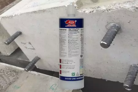 380ml Ağırlık taşıyan epoksi akrilat kimyasal ankraj, güvenlik açısından kritik sabitleme uygulamaları için