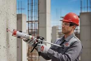 Správná instalace chemických kotev vyžaduje vyškolené odborníky