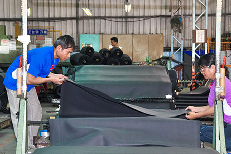 Các mặt hàng bán của nhà máy đầu tiên