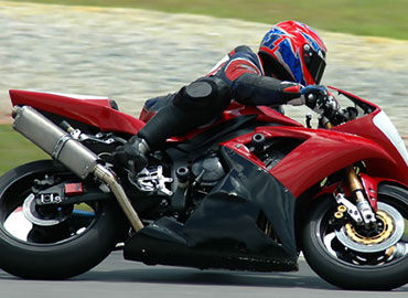 جنس برای فضای باز - زانو بندها با پارچه مقاوم در برابر سایش و کشش طراحی شدهاند، با پدهای اسفنجی، بندهای الاستیک با قفل چسبی برای تنظیم آسان و راحتی در پوشیدن. از آسیب دیدن استفادهکنندگان در فعالیتهای خارج از منزل محافظت میکند.