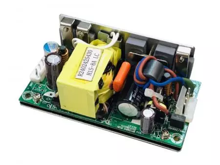 24V 100Wの高入力電圧絶縁DC/DCオープンフレーム電源 - 36〜72Vdcの高入力24V電源。