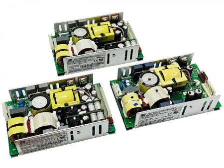 Fonte de Alimentação AC/DC de 12V 5V e 3.3V em Estrutura Aberta de 200W - +12V e +5V, +3.3V Fonte de Alimentação AC/DC de 200W em Estrutura Aberta.